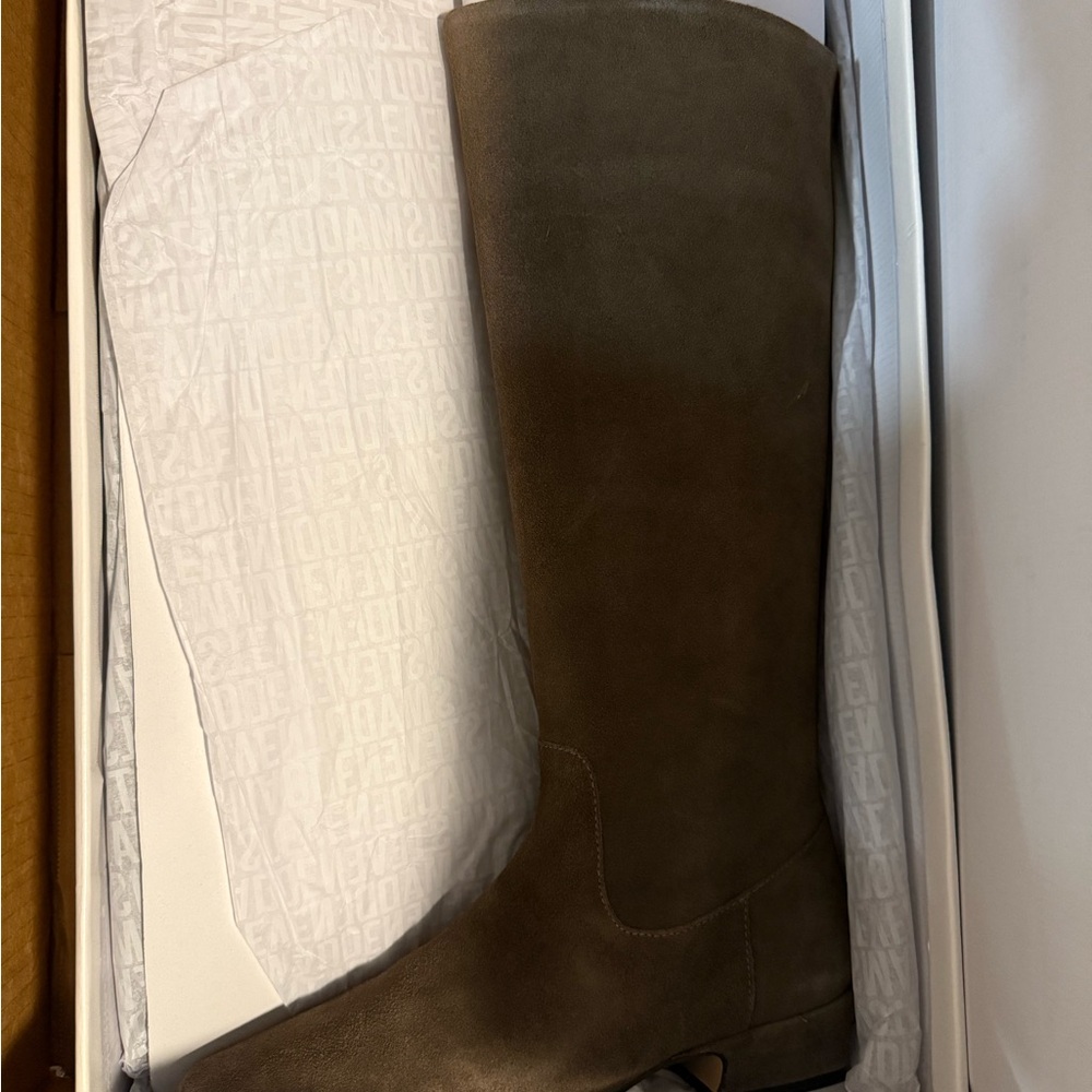 Dantelle Boot in Grey Suede Steve Madden